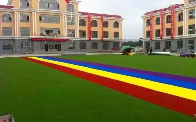 Anti UV Safe Park Colorful Artificial Grass / Rainbow Runway Laying Artificial Lawn