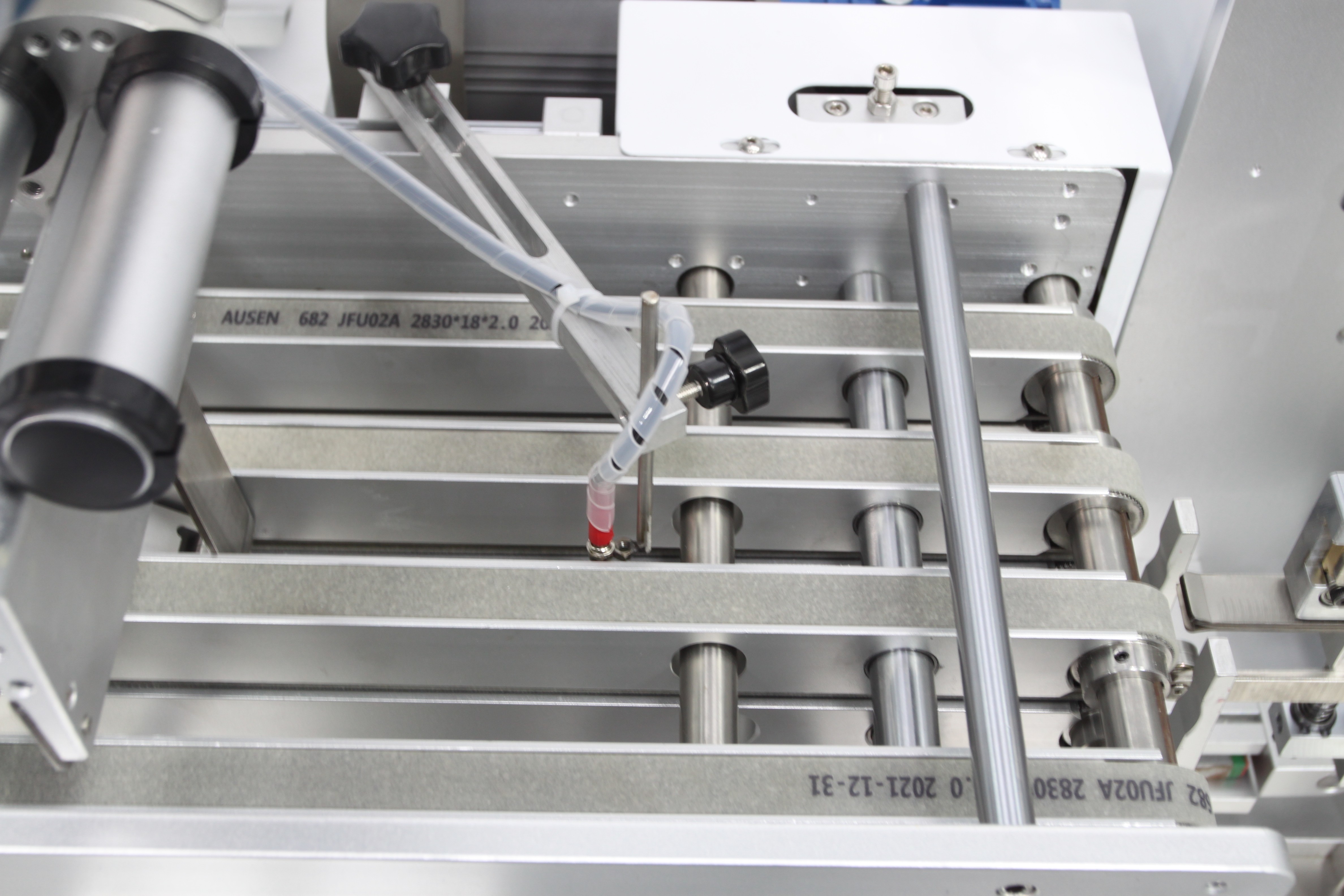 Fully Automatic Label Sealing Machine 220V 50HZ For Flat Labeling