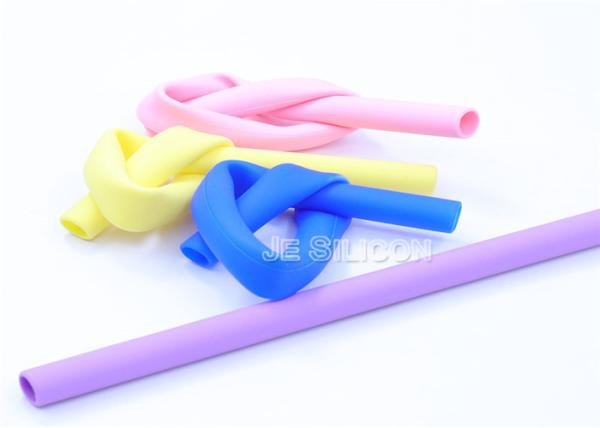 BPA Free Reusable Silicone Drinking Straws , Silicone Bendy Straws No Metal