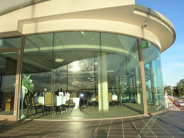 Hotel Curved Clear Tempered Glass Panels for Shopping Mall Building 3mm-12mm Thickness