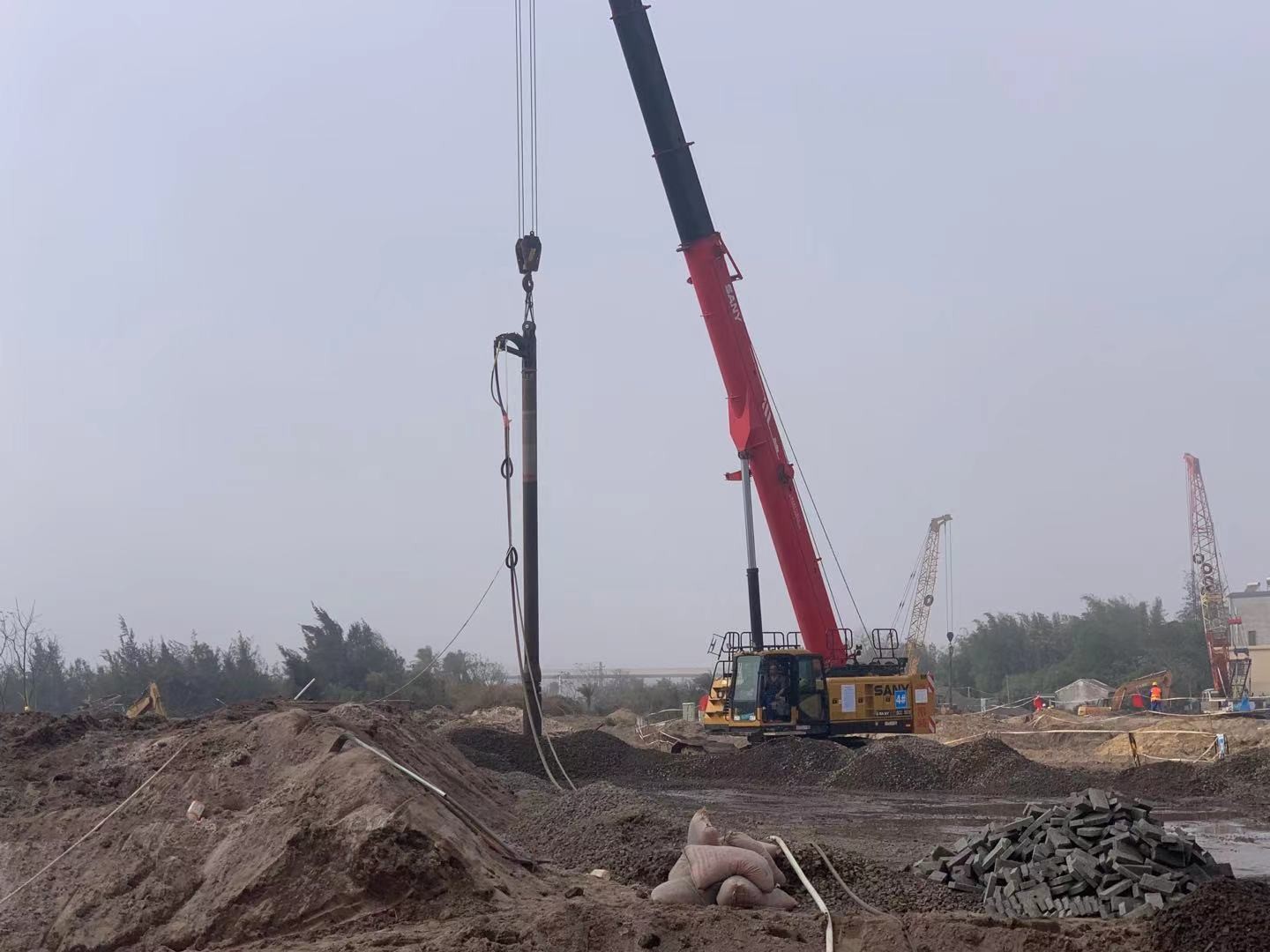 Stone Column Pile Driving Vibroflot Equipment 75kw 426mm