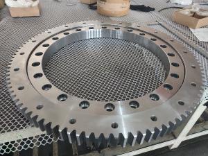 Wholesale Turntable Ball Bearing MTE-730 With External Teeth 1062*730x82mm from china suppliers