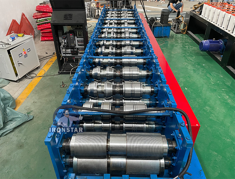 C and U stud and truck 6 sizes in 1 roll forming machine for Suriname