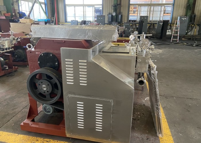 1700kg Capacity 55KW 7000L/H Dairy Homogenizer For Dairy Processing