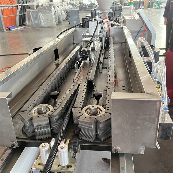 Corrugated Tube Extrusion Line Flexible HDPE Plastic Corrugated Pipe Extrusion Machine