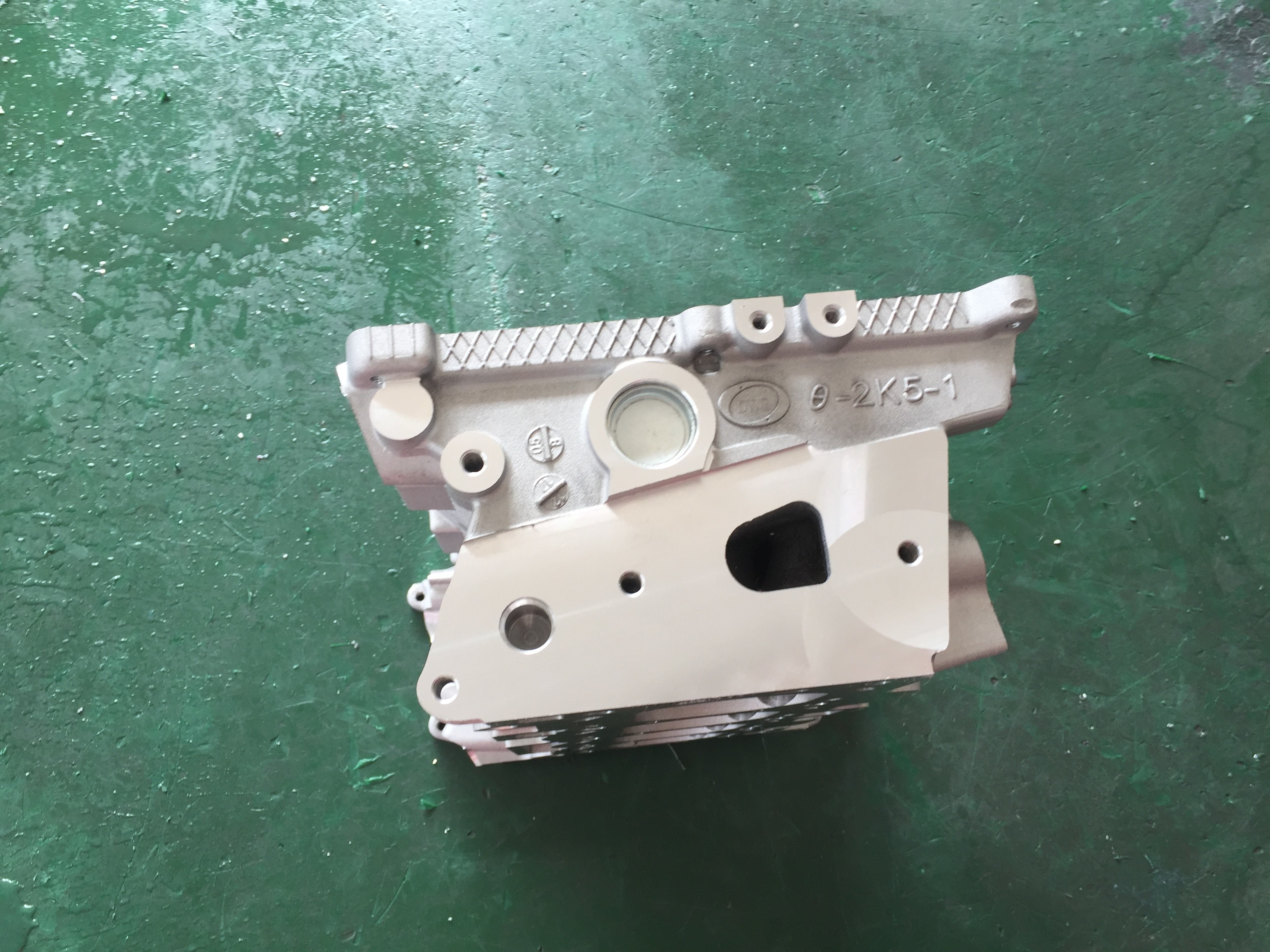 HYUNDAI G4KD G4KE 2.0L 2.4L CYLINDER HEAD/22100-2G051