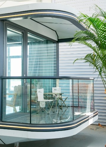 2025 New Space Cabin House Detachable Prefabricated Space Cabin B7 Cabin With Balcony Luxury Villa