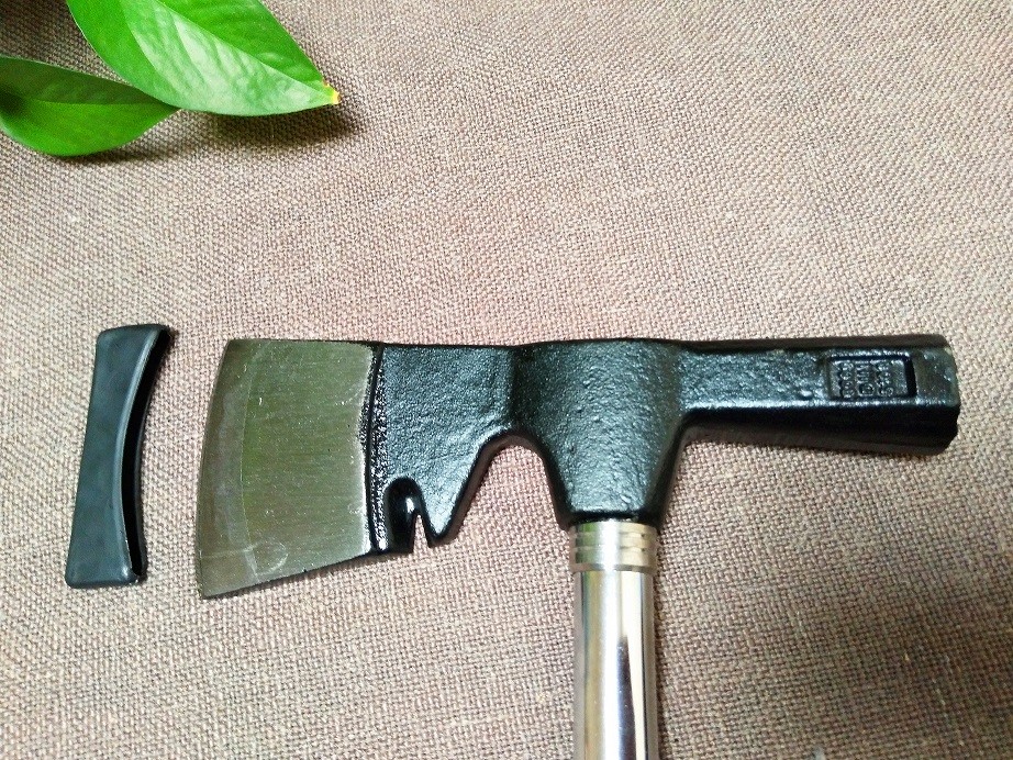 600G Multi Purpose Axe with Steel Tubular Handle XL0160