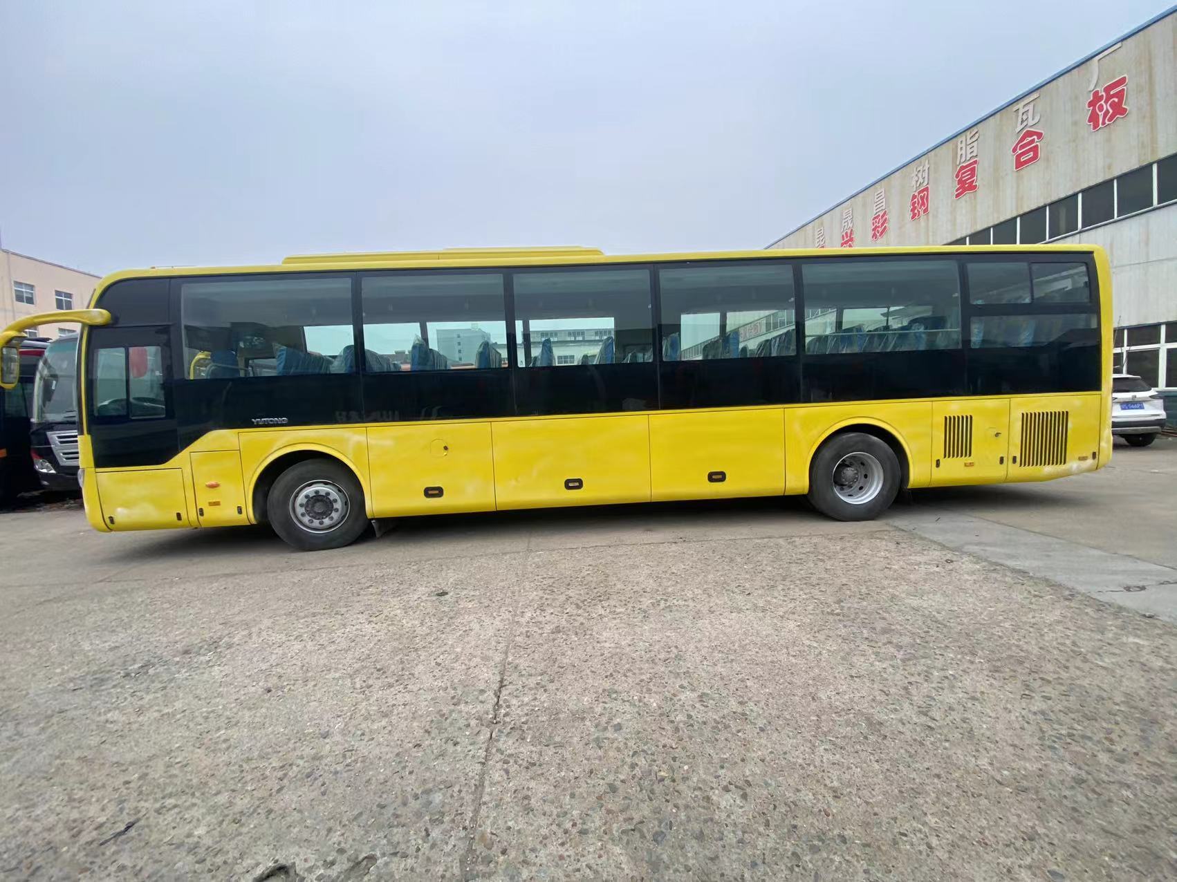 70 Seats Used Luxury Coach Bus with Diesel Fuel Type and 6 8L Engine Capacity