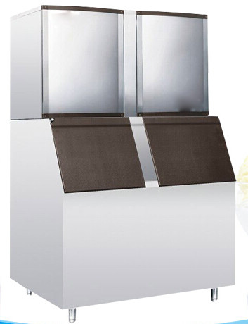 Water Cooling 60hz Ice Cube Maker With CE 500*500*890mm Easy Operation