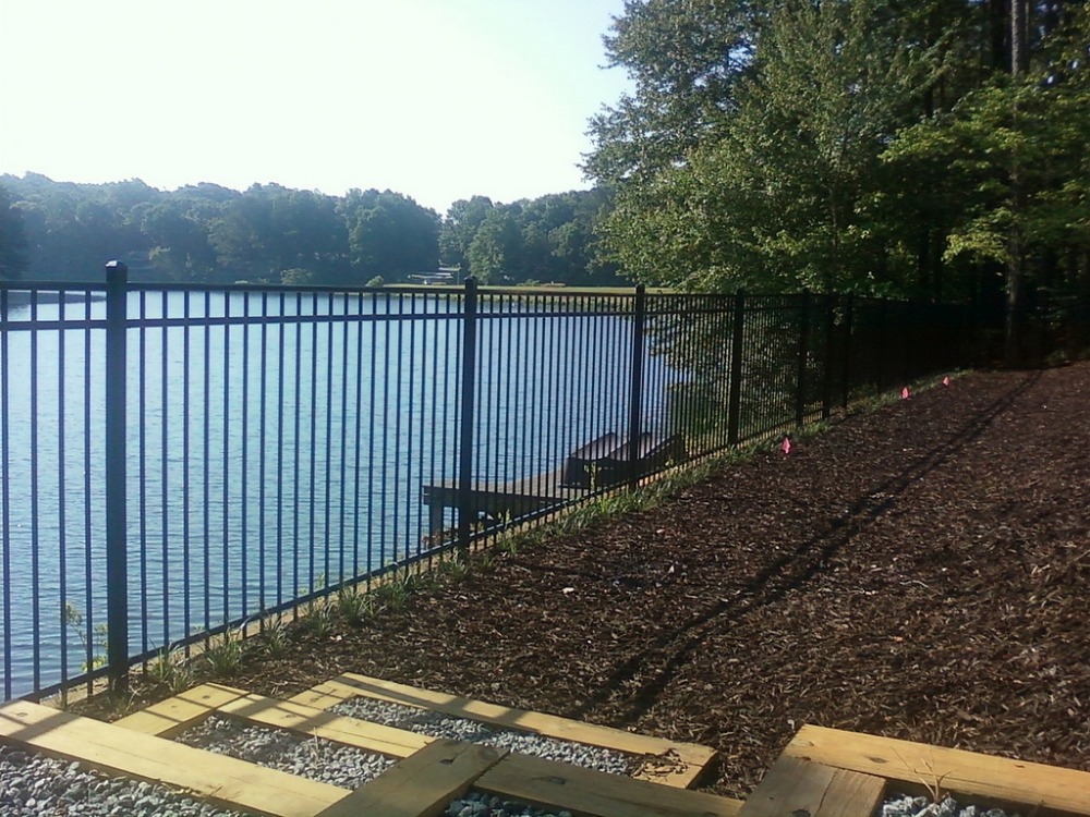 great quality and long usefull time powder coated zinc Steel picket Fence