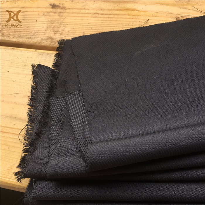 Solid 160GSM 100% Polyester 160D ATY Yarn Woven Cavalry Twill Gabardine Men Shirting Fabric