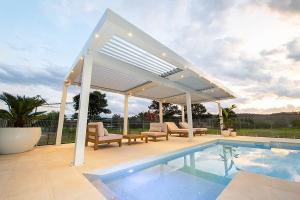 Wholesale Customized Outdoor Aluminium Pergola Shape Optional For Garden / Park from china suppliers
