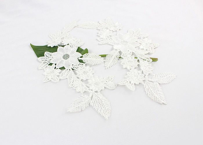 Fashion Polyester Lace Neckline Applique With Floral Embroidered For Clothing