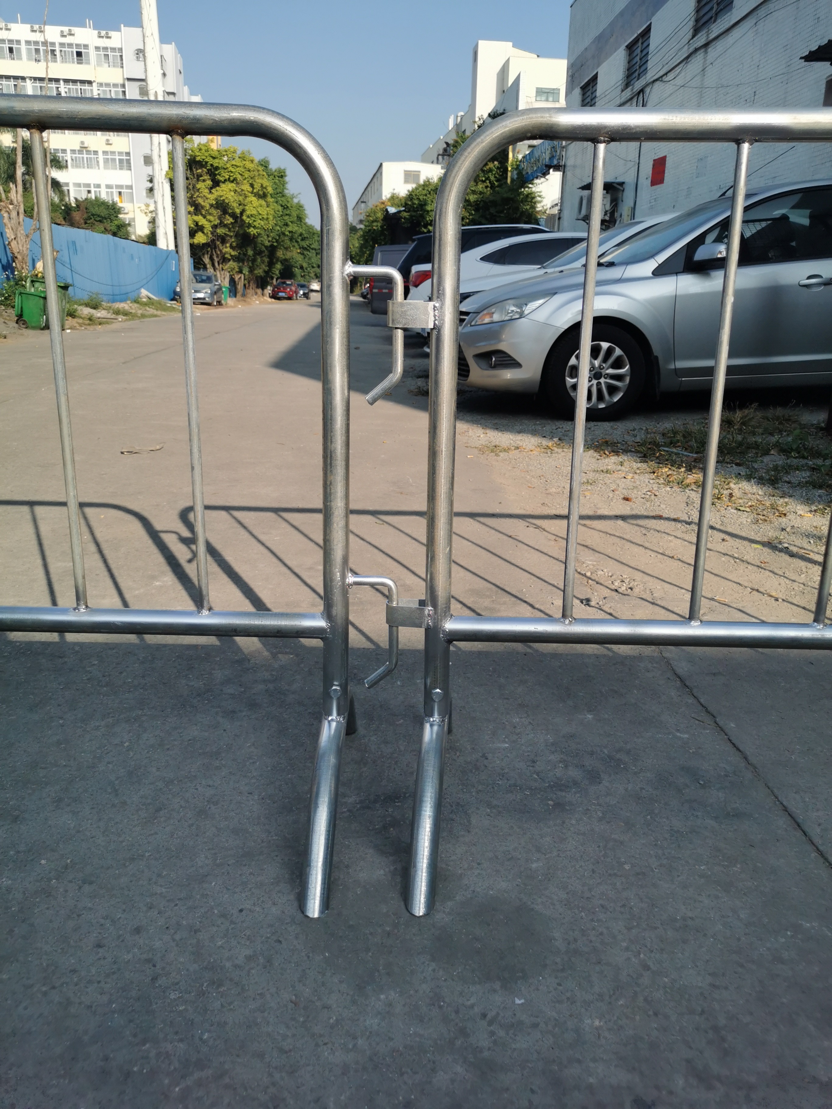 8Ft Silver Heavy Duty Interlocking Crowd Control Barrier