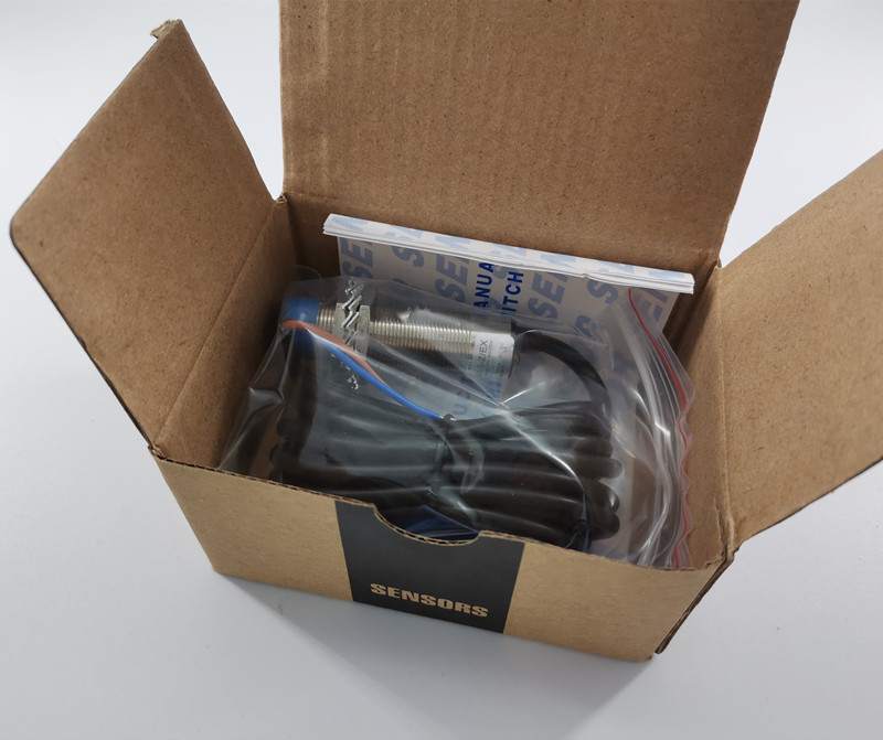 AC90-250V NO 2-wire LM12-2004A Proximity Switch Non-flush Type 4mm Detection Distance Inductive Proximity Sensor
