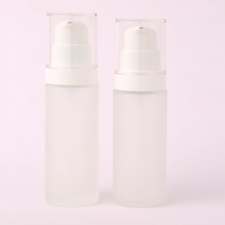 Customized Colors 15ml 30ml 50ml Clear Frosted Empty Mini Perfume Glass Serum Pump Bottle for Skincare Packaging