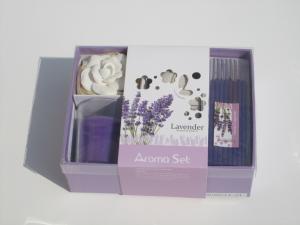 Wholesale Purple lavender fragrance scented pillar candle and rose candle with printed label packed into gift box from china suppliers