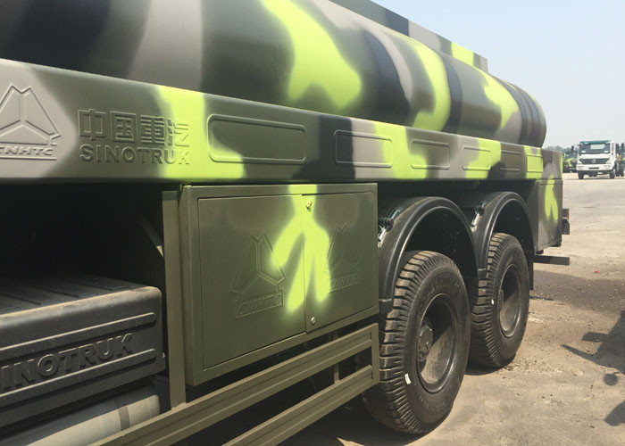 336HP HOWO Military Fuel Tanker Truck 16 - 25CBM Crude Oil Transportation Trucks