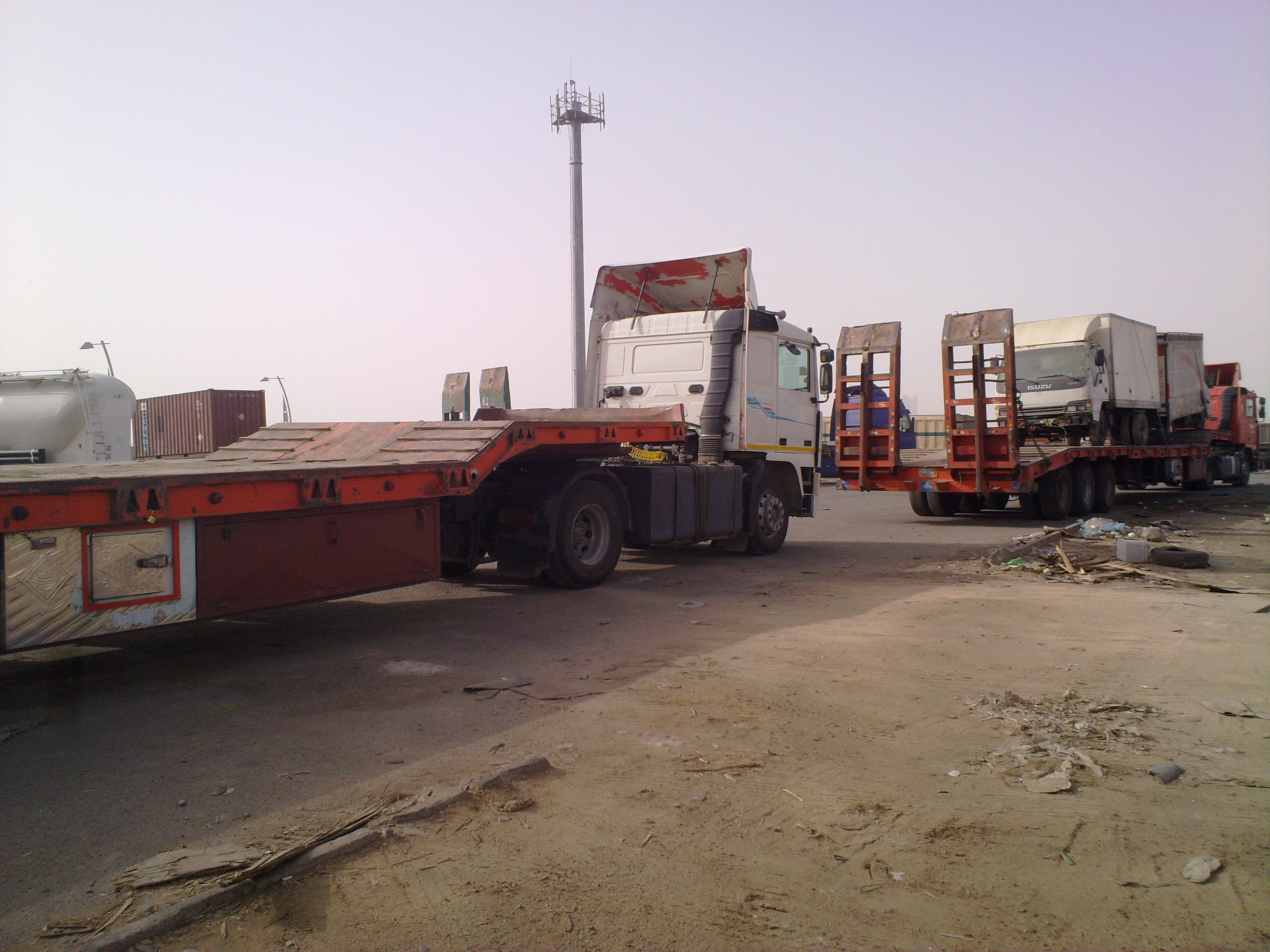 3 Axle Lowbed Semi Trailer , Low Flatbed Trailer With Air Suspension System