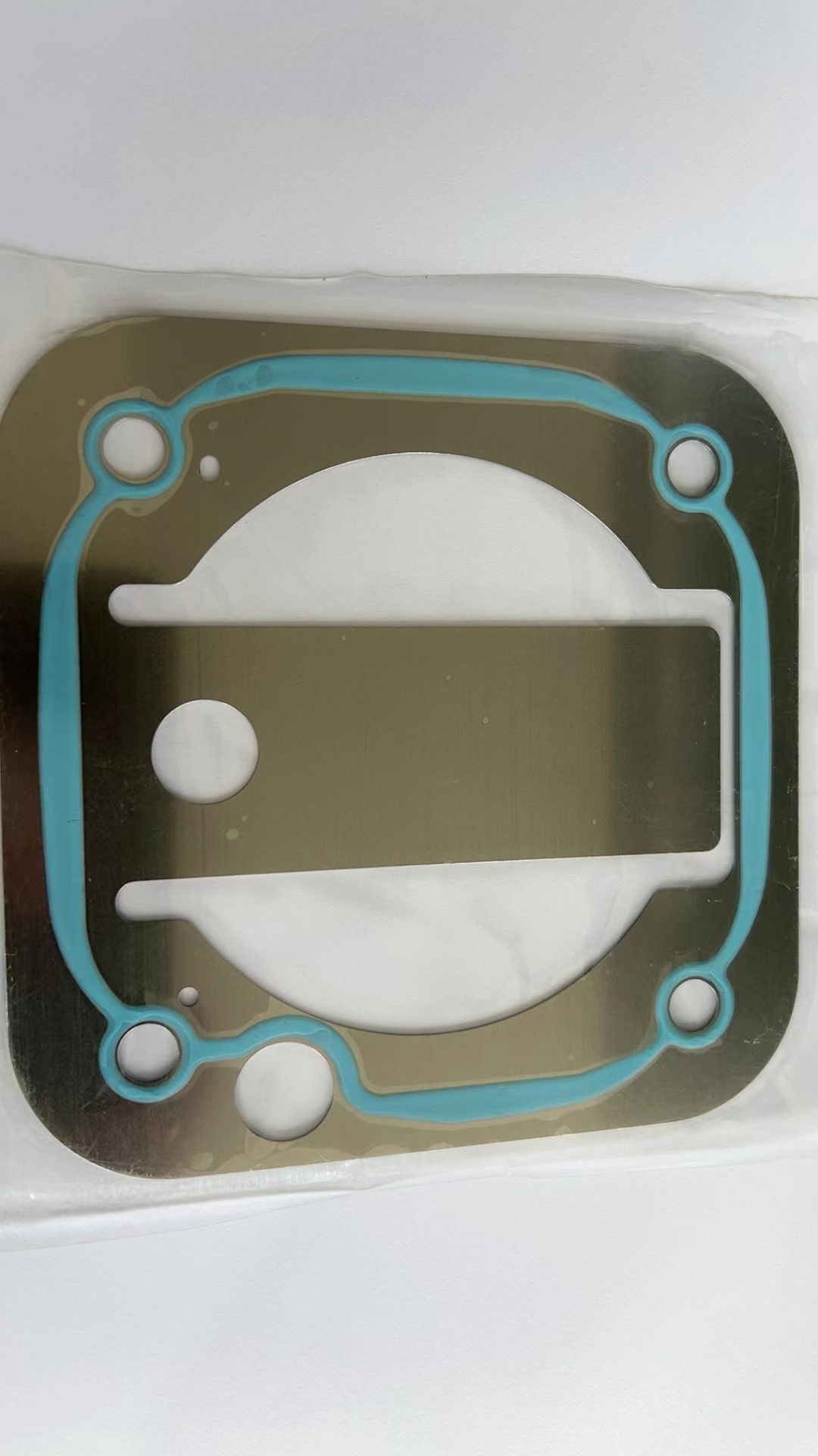 Multi-Layer Steel Gasket with Silicone Coating – Precision Metal Seal for Engine, Pump, and Compressor Applications