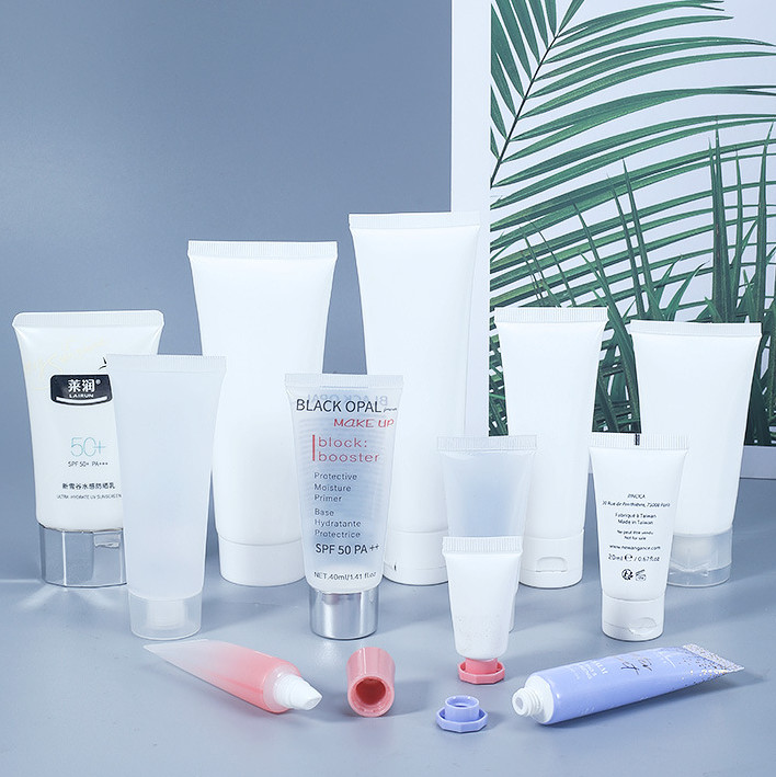 40G Lip Surface Cosmetic Packaging Tube With Customized Printing