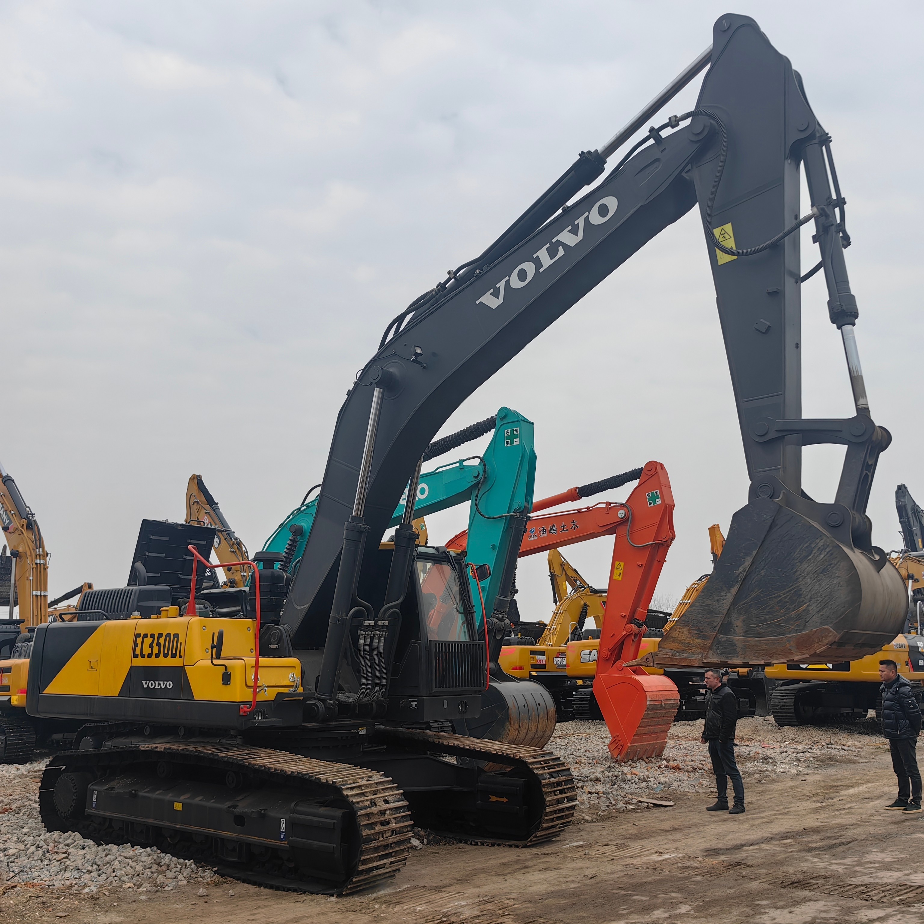 Used Large Machine Digger Volvo Ec350 Engineering Construction Heavy Excavator 36Ton