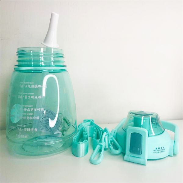 High Appearance Level Large Capacity Plastic Red Sippy Cup Water Bottle for Students
