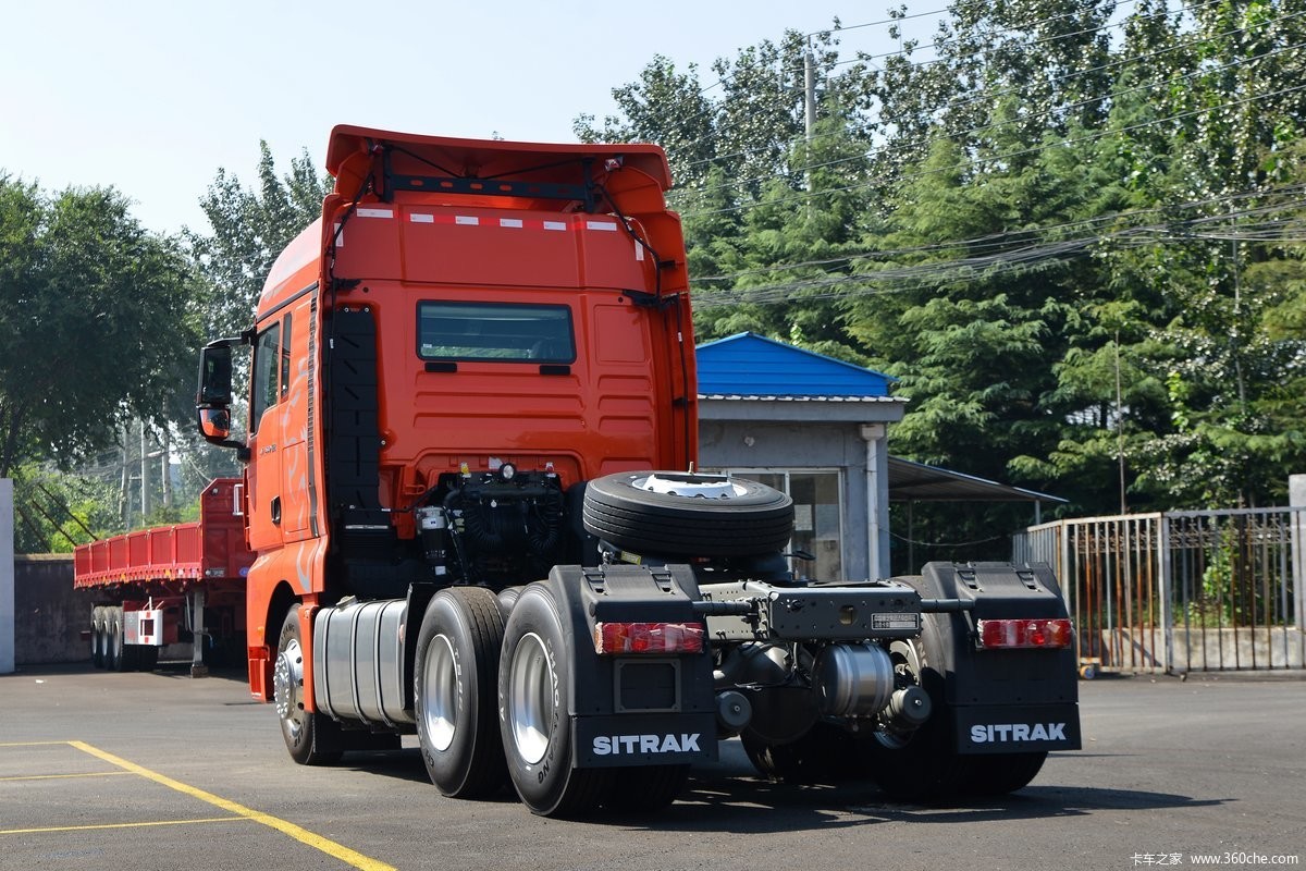 SINOTRUK SITRAK G7 440 Horsepower 6X4type CNG Tractor Head Truck 1000W