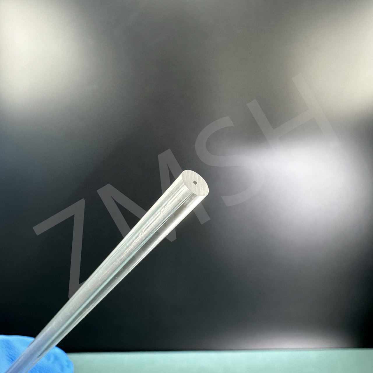 2inch Sapphire Wafer With Hole C-Plane Al2O3 Monocrystalline 9.0 Hardness