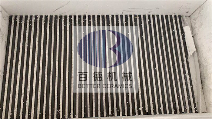 SiSiC Siliconized Silicon Carbide Rod / Silicon Carbide Elements Support In Kiln