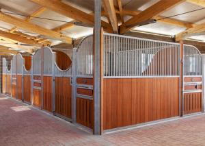 Wholesale Freedom Horse Stalls | System Horse Stalls in black coating and bamboo wood stall from china suppliers