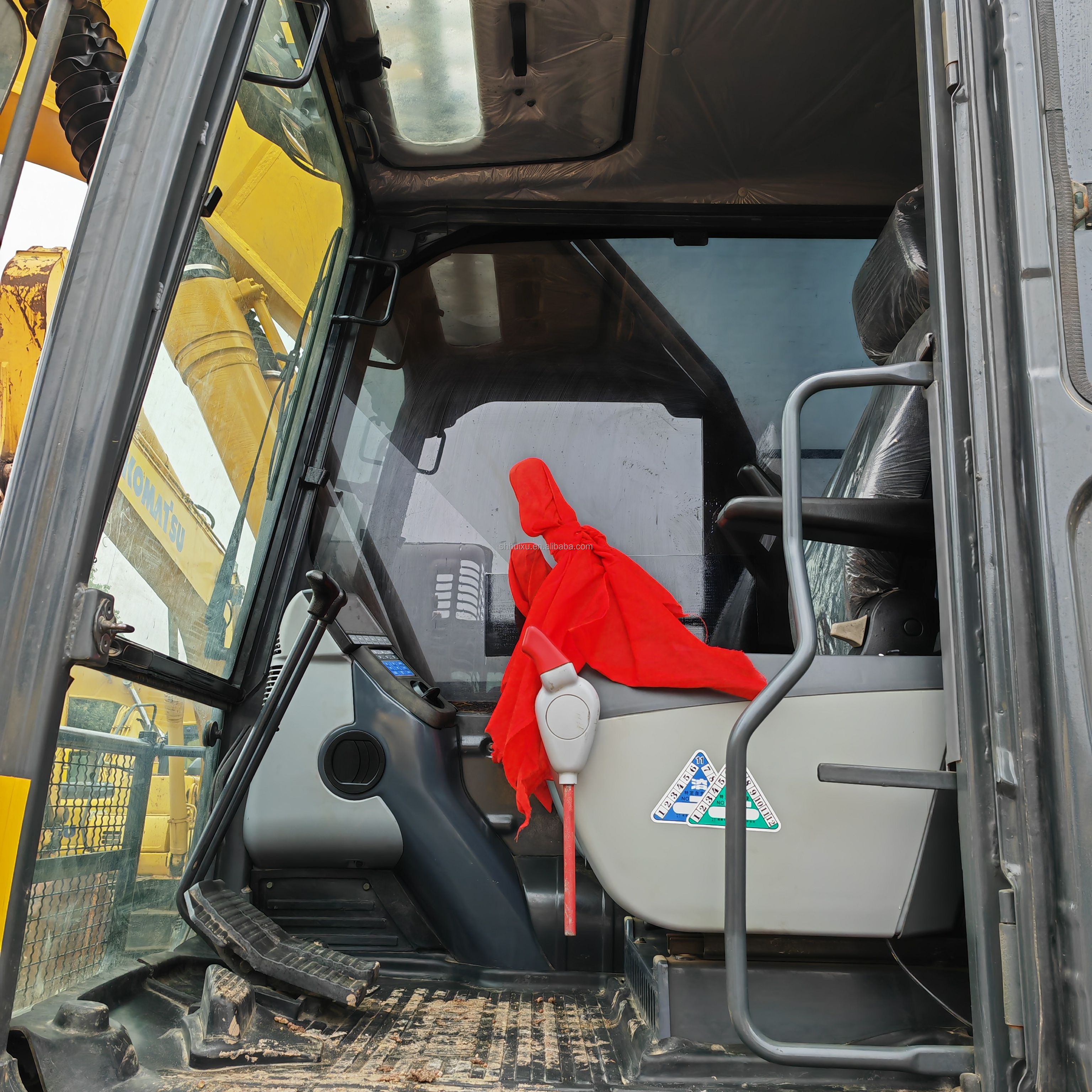 Second hand KOMATSU240-8LC excavator high condition used machine for sale