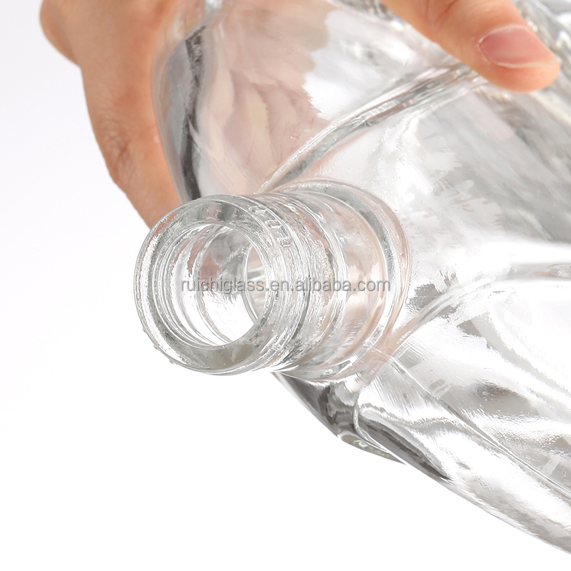 Aluminum Plastic PP Collar Material Simple 500ml 750ml Whisky Glass Bottle for Liquor