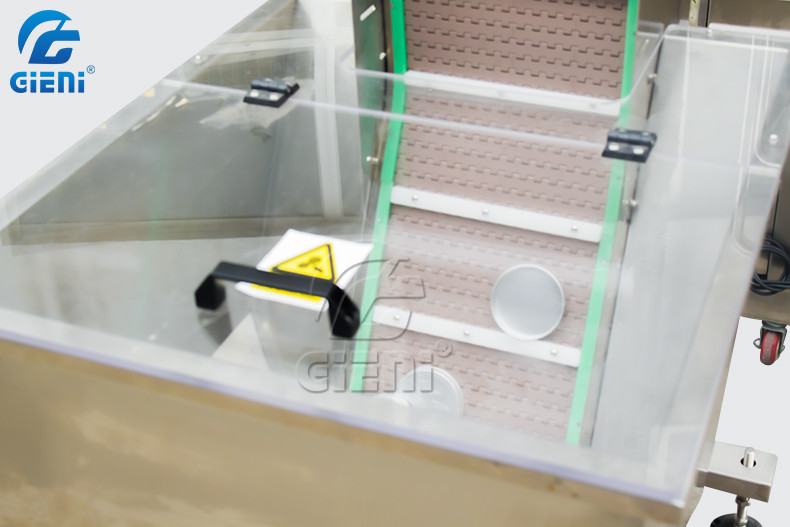 Automatic 180BPM 2-12.5cm Plastic Bottle Capping Machine For Cosmetics