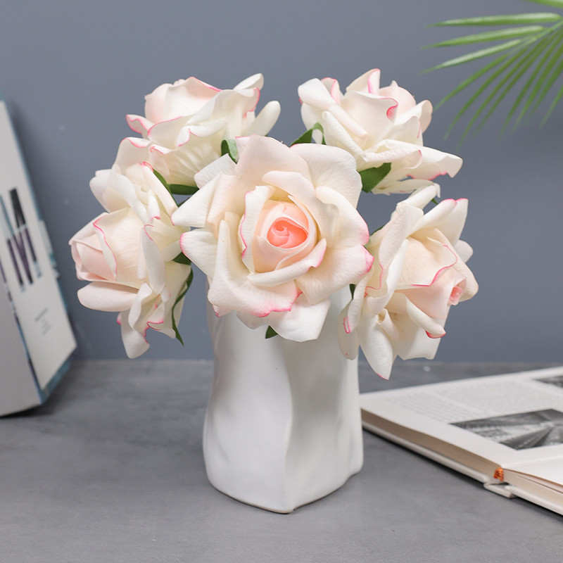 High end simulation flower with moisturizing and hydrating rose bouquet, with a 5-head curled edge, decorated with fake flowers for weddings