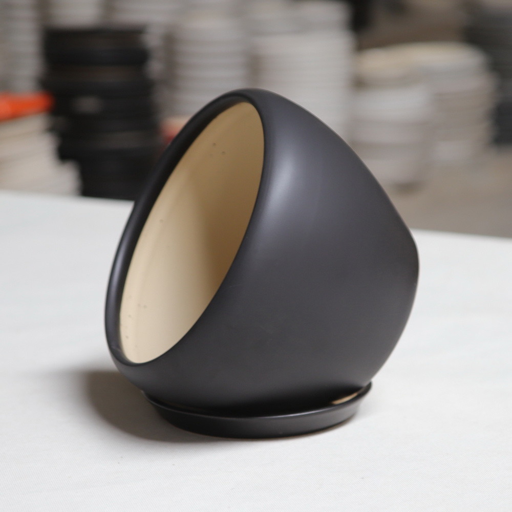 Elegant Round Ceramic Pots For Your Home Or Business Various Sizes Available