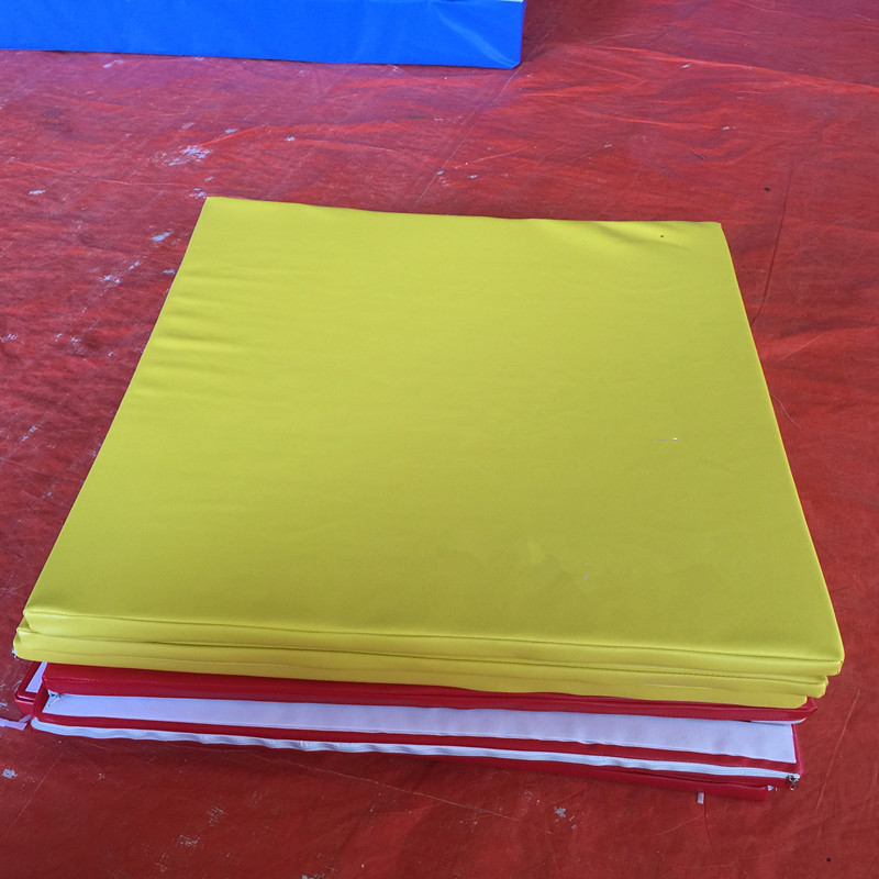 High Jump Gymnastics Tumbling Mat / Fold Up Gymnastics Mat For Children