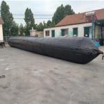 Rubber Pneumatic Air Bags , Black Cylindrical Boat Launching Airbag