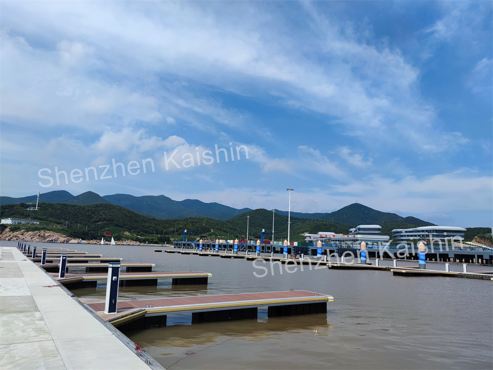 Durable Marine Finger Dock Floating Pontoon Bridge For Marina Floating Dock Boat Yacht Club