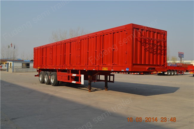 Steel Material Livestock Cattle Trailers With Double Chamber 3-8 mm Flat Bed