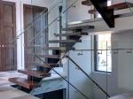 Customized Wooden Tread Straight Flight Staircase Glass Railing For Villa Design