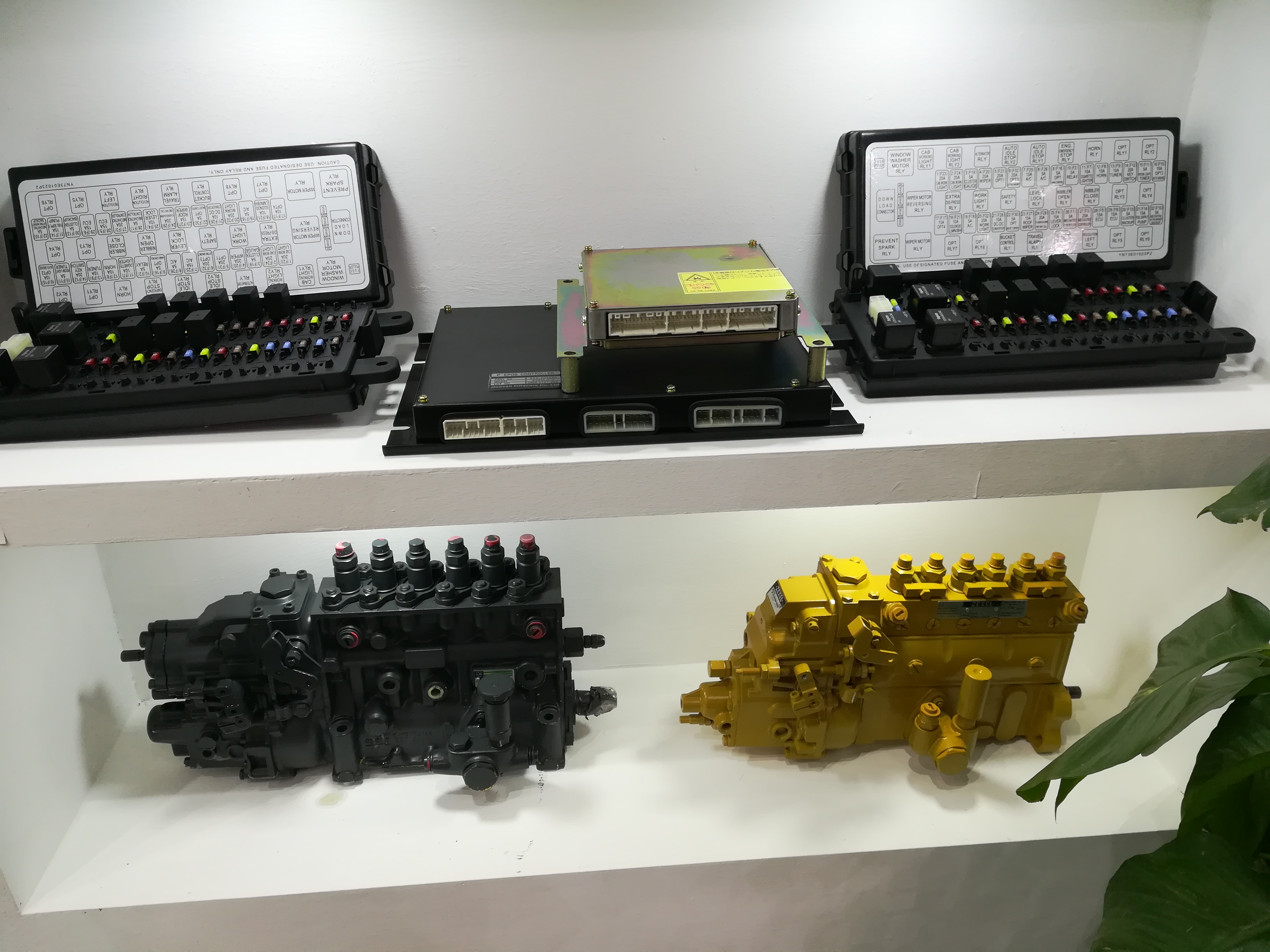 Electrical Parts PC200-7 Excavator Engine Computer Controller For 7835-26-1009 7835261009