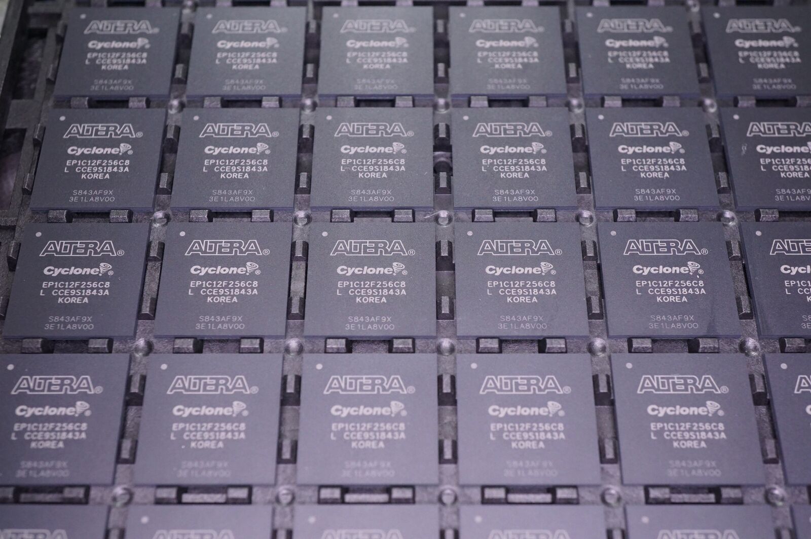 Al-tera Ep4ce6f17i7n Electronic Components Guangdong Digital Integrated Circuit Arm Microcontroller ic chips EP4CE6F17I7N