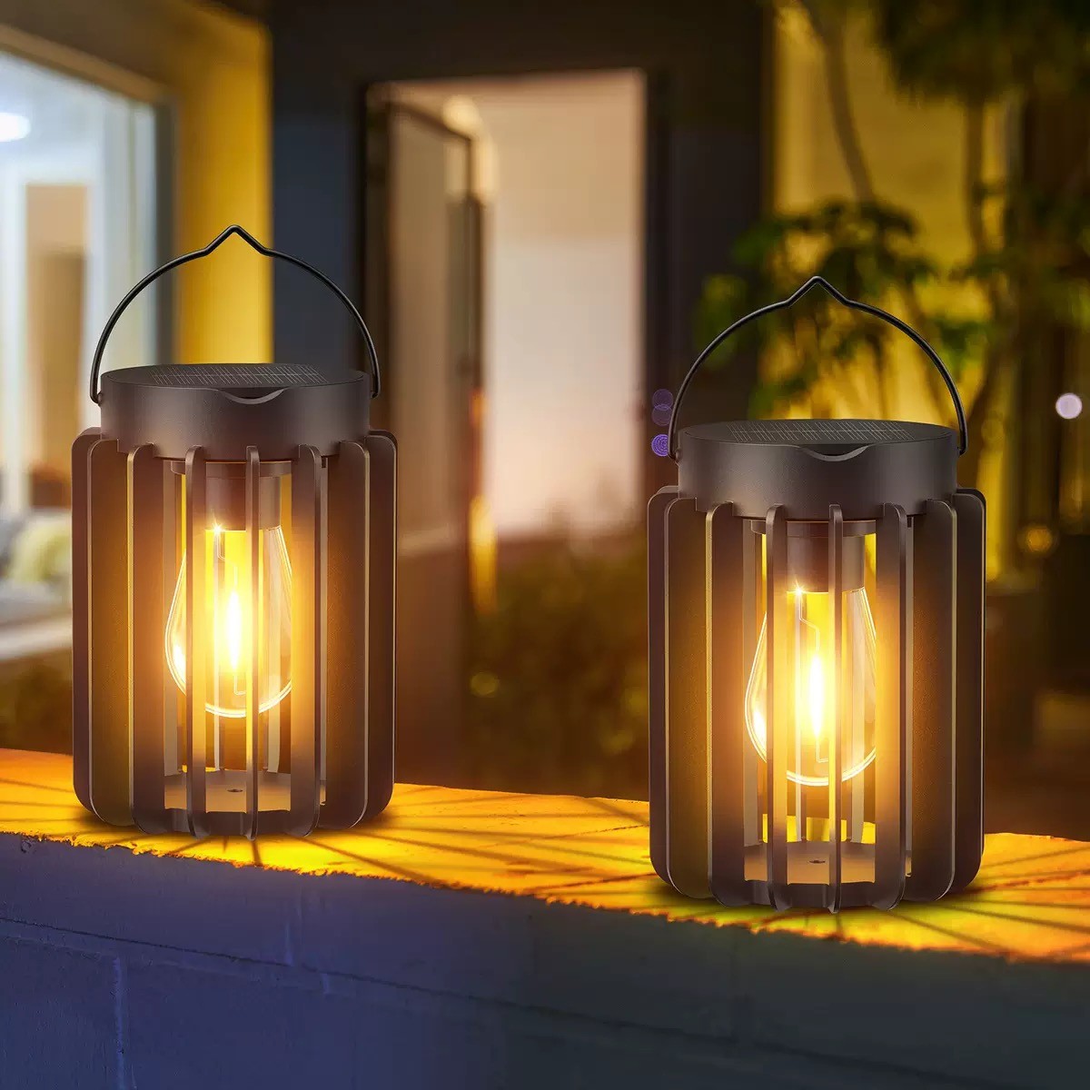 Rechargeable Solar Hanging Flame Lantern for Outdoor Decoration Waterproof and Suitable for Daily Lighting or Christmas