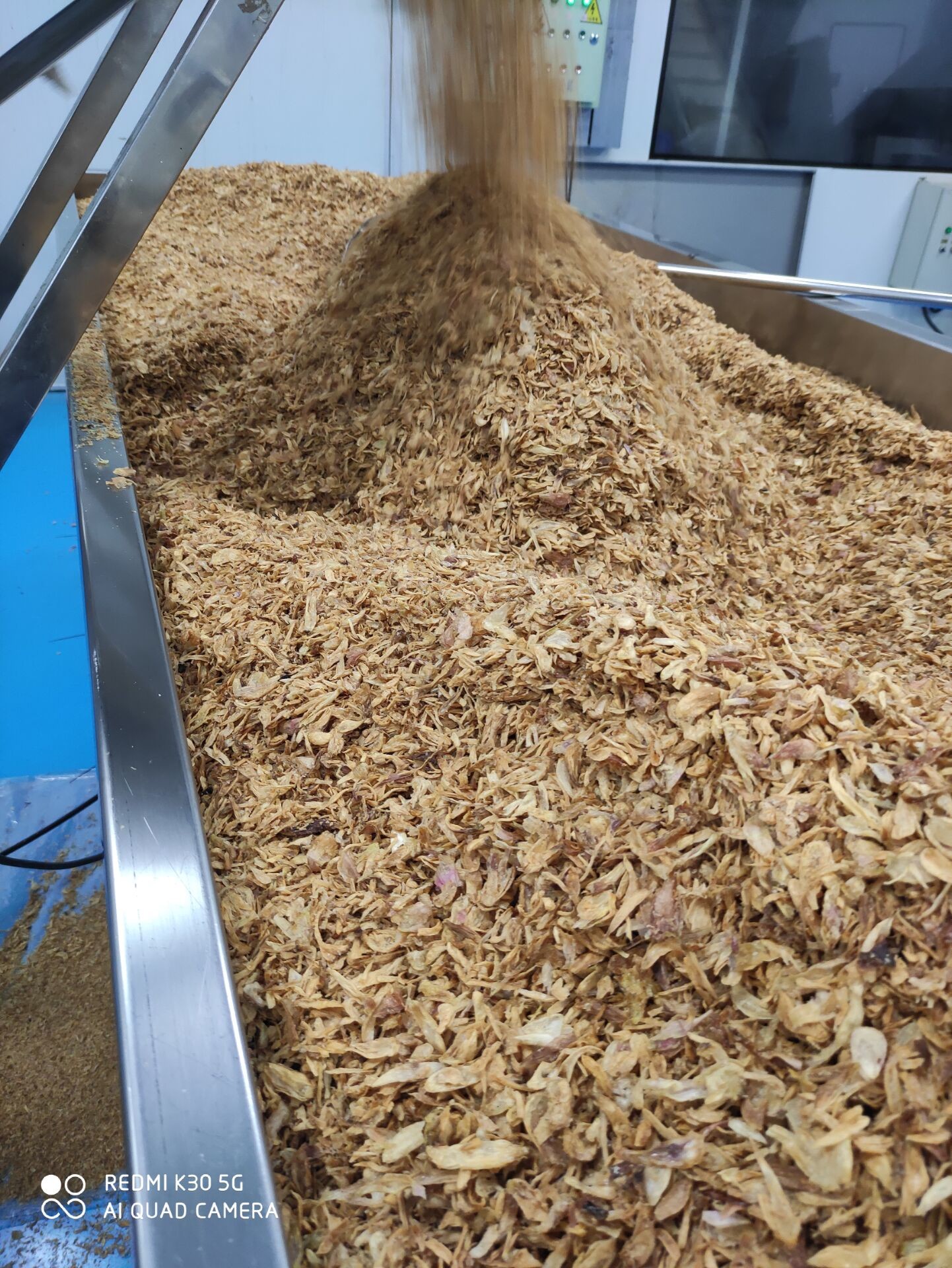 Trimmed Sliced Palm Oil Dried Fried Shallots