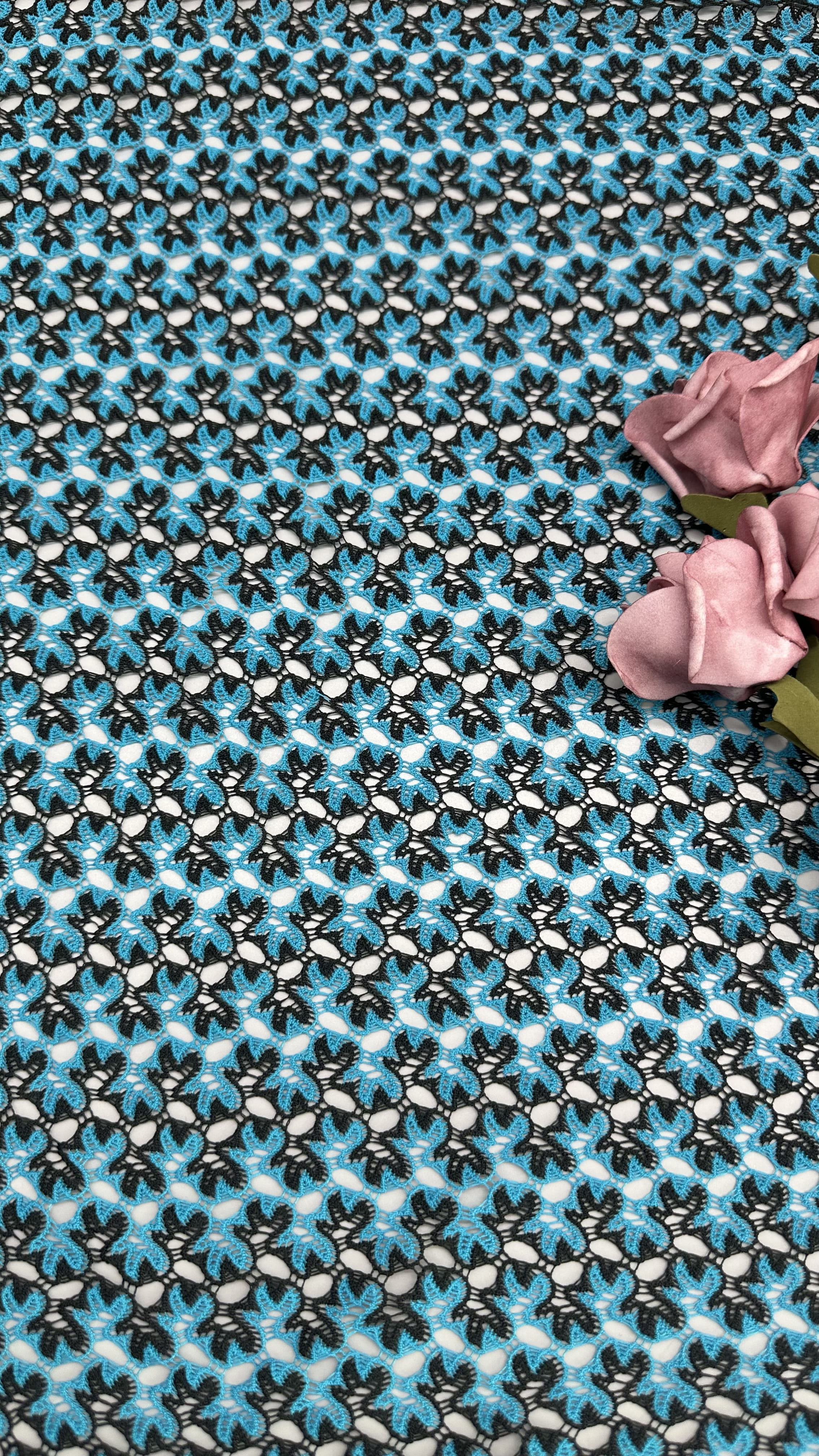 Cotton Embrroidered Fabric Blue And White Knitted Hollow-up For New Collection For Gowns