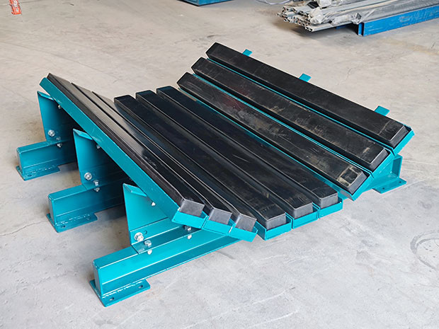 Conveyor Impact Cradle Slide Bar 65A Impact Pad For Belt Conveyor