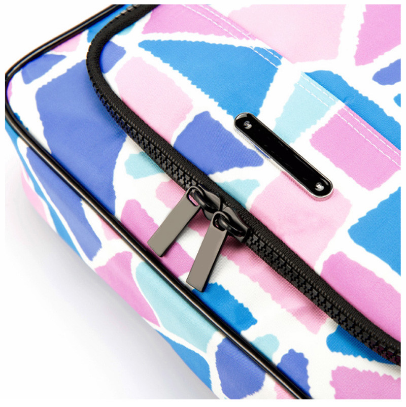 Wholesale Custom Travel Polyester Waterproof Wash Hanging Makeup Bag