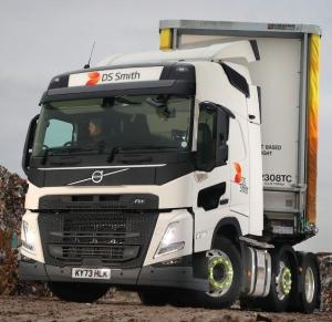 Wholesale Volvo FM 420 Trailor Truck with Radial Tire Design and 351-450hp Horsepower from china suppliers